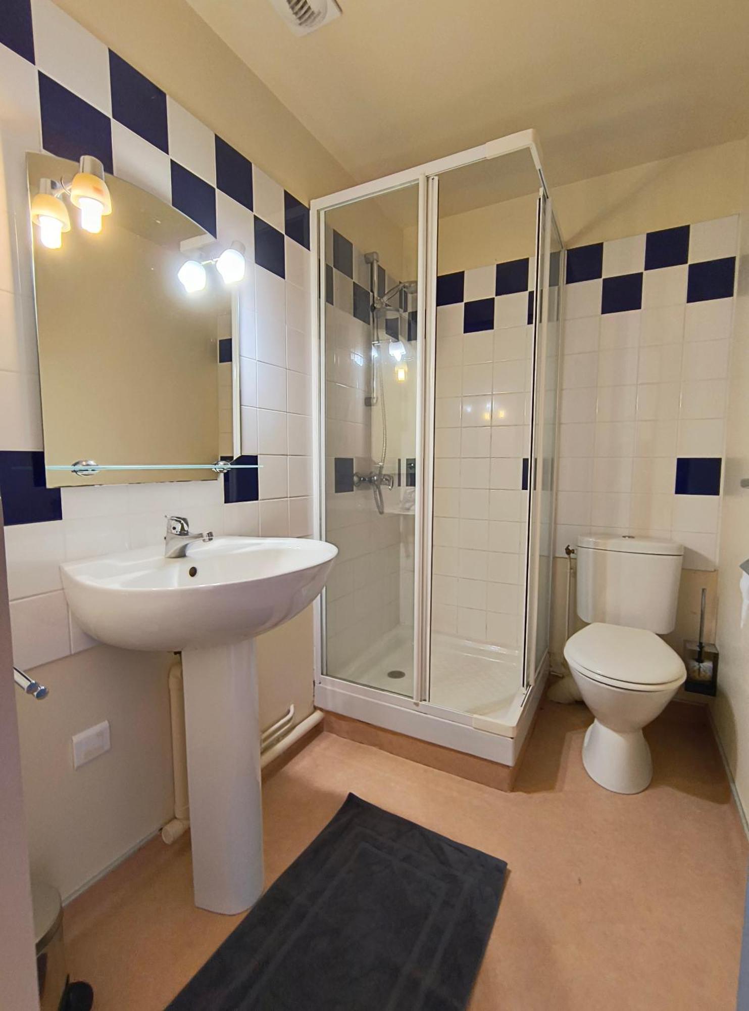 Les Arvernes Rochefort-Montagne Kamer foto